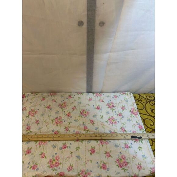 Pottery barn kids standard pillowcase 27"x19.5" Shabby Chic style white and pink - Picture 2 of 5